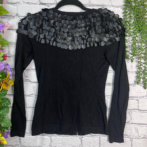 .!🌼3/$30🌼H&M Black Detailed Zip Up Sweater Size 4/Small - Picture 8 of 15